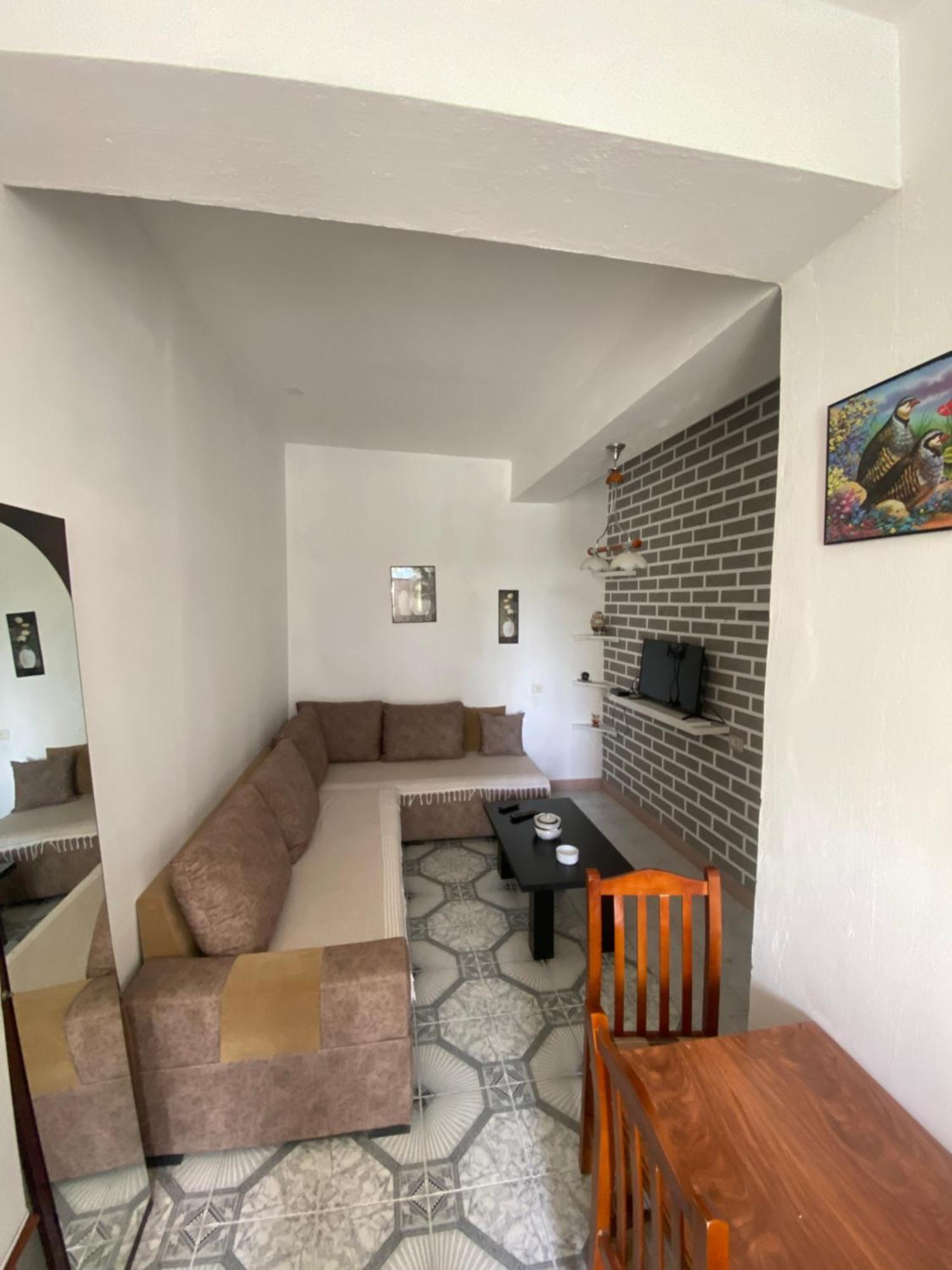 Lovely 2-Bedroom With Greenery View Durrës Eksteriør bilde
